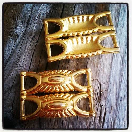 Boucles en laiton doré de 3.4 cm x 4.7cm pour couture 
