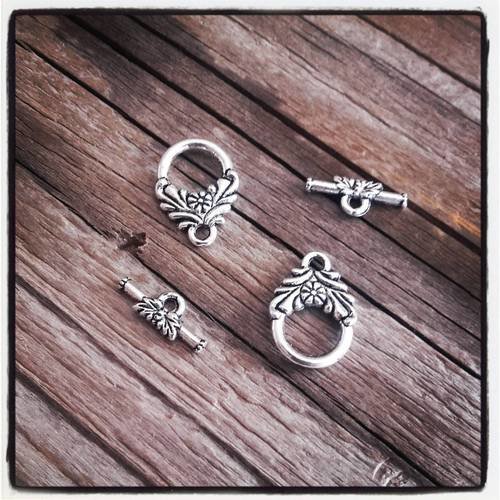 Lot de 2  fermoir fleur toggle en metal argente 