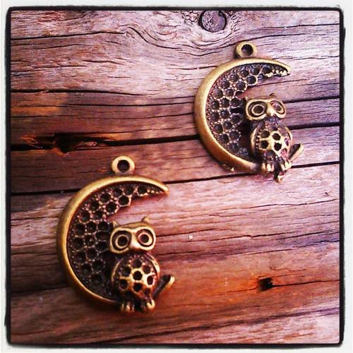 Breloque pendentif chouette hibou bronze vintage 28 x 21 mm 
