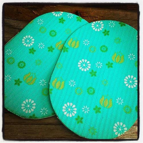 Paire de 2 coudières thermocollantes imprimé  fleurs, bleu et vert 