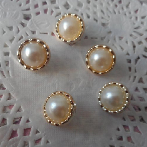 Boutons perles à queue ivoire et doré en acrylique pour créations shabby chic, mariage, couture, robe de mariée, vendu par 10 boutons.