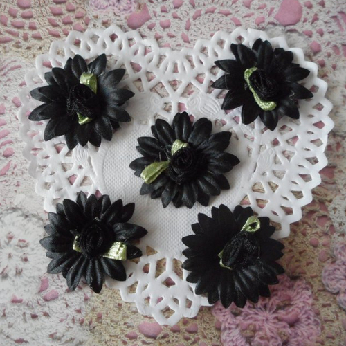 Fleurs noires satinées, par 10 fleurs, fleurs doubles, rose en satin, barrette, shabby chic, 3,00 cm de diamètre.