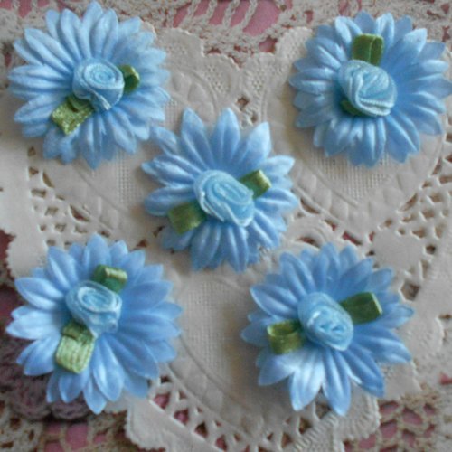 Fleurs bleues satinées, par 10 fleurs, fleurs doubles, rose en satin, barrette, shabby chic, 3,00 cm de diamètre.