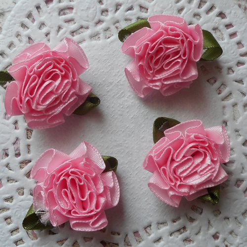 Fleurs roses en satin, par 5 fleurs, pour créations de barrette, headband, layette, carterie, 3,50 cm de largeur.