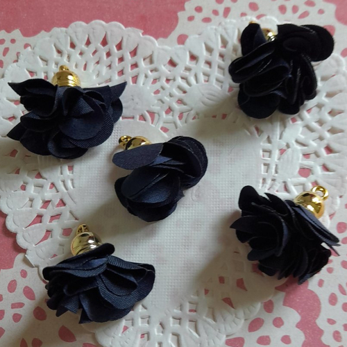 Pompons fleurs bleu marine en tissu, par 5, pour créations shabby chic, fabrication de  bijou de sac, porte clés, 3,00 cm de hauteu