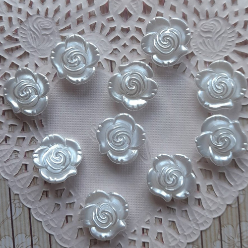 Boutons fleurs blancs nacrés en plastique pour robe de mariée, créations shabby chic, 1,50 cm de diamètre, vendu par 10 bout