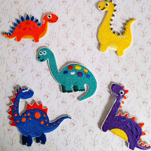 Dinosaures thermocollants, vendus par 5 en polyester pour customiser des vêtements d'enfants, layette, couette, sac.