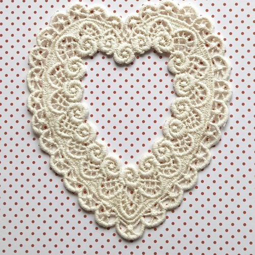 Coeur ivoire en dentelle polyester, créations shabby chic, robe de mariée, baptême, vendue à l'unité, de 10,00 cm de haut