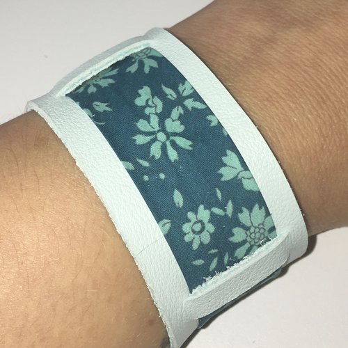 Bracelet cuir véritable vert d'eau et biais liberty fleuri bleu/vert canard