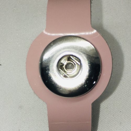 Bracelet enfant artisanal en cuir vernis rose pour bouton pression interchangeable