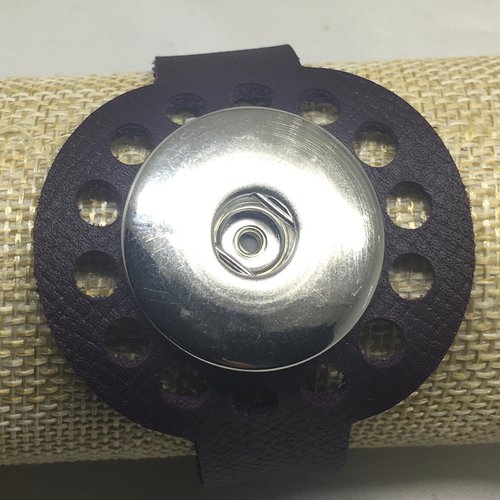Manchette cuir véritable grainé violet pour  maxi bouton pression 30mm