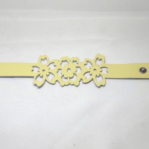 Bracelet cuir véritable jaune vernis motif fleurs (moyen)