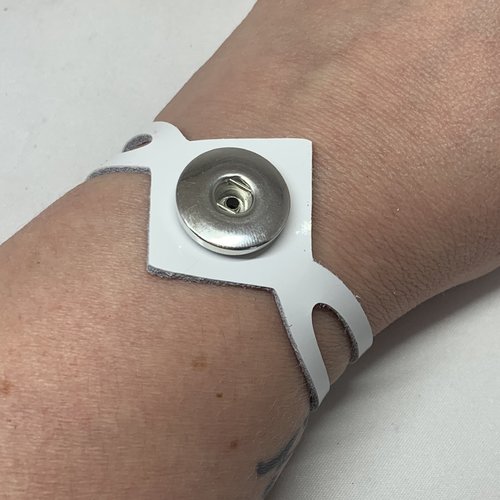 Bracelet cuir véritable blanc vernis géométrique avec support bouton pression 18 mm