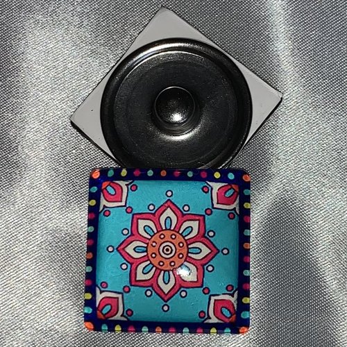 1 maxi bouton pression carré 30mm série mandala motif 4