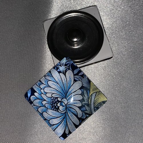1 maxi bouton pression carré 30mm série fleurs vintage motif 3