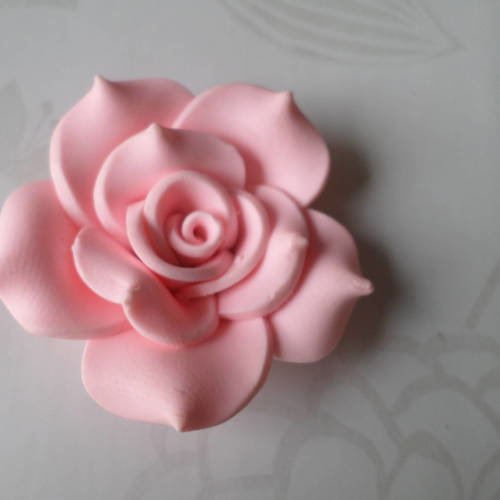 X 1 grosse perle fleur rose clair en pâte polymère 40 mm 