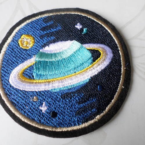 X 1 écusson/patch brodé thermocollant planète 6 cm 