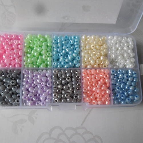 X 1 boite de 200g de perles de rocailles en verre rondes 4 mm 10 couleurs différentes 