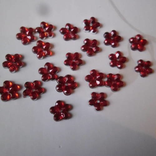 X 70 strass forme fleur couleur rouge à coller en acrylique 8 mm 