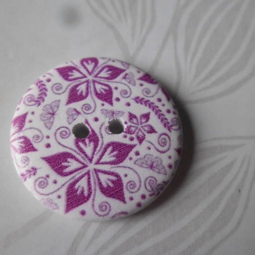 X 5 boutons bois rond motif fleur mauve  2 trous 3 cm 