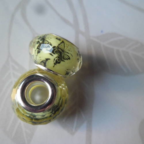 X 2 perles européenne en verre fond jaune motif papillon 14 mm 
