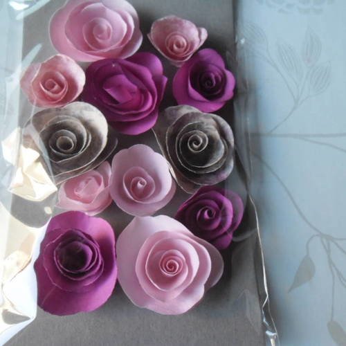 X 12 mixte fleurs forme rose en papier à motif/uni ton rose/fuchsia/beige 