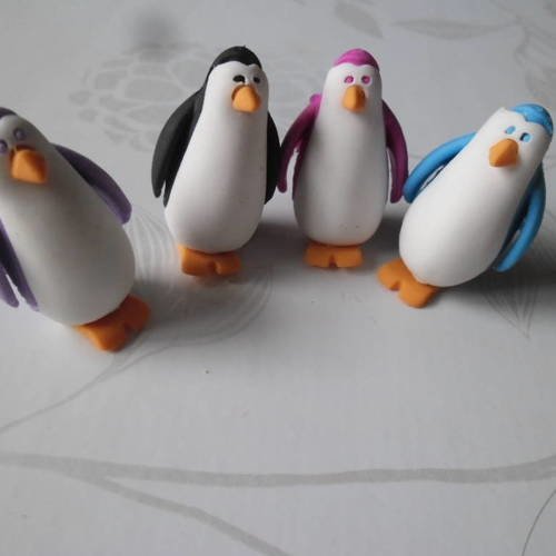 X 4 mixte gommes fantaisie de beaux pingouins 