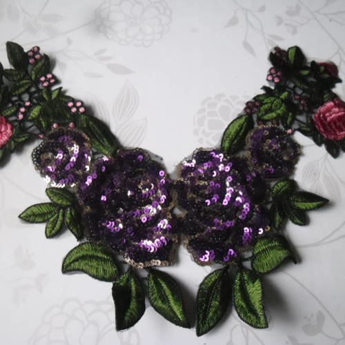 X 1 guipure col dentelle fleur avec perles sequin ton violet à coudre polyester 31 x 28 cm 