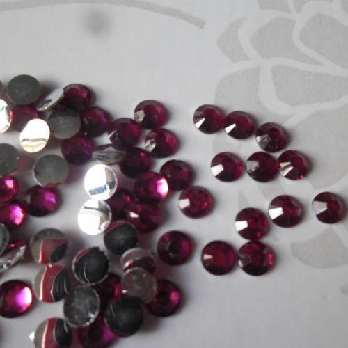X 100 demi-perles strass rouge/rose facettes à coller acrylique 5 mm 