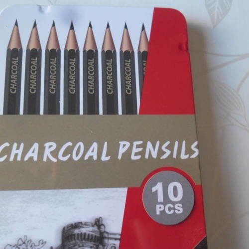 X 1 boite métal de 10 crayons fusain pour dessin 