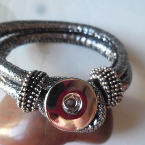 X 1 bracelet cuir gris  pailleté pour bouton pression 22 cm 