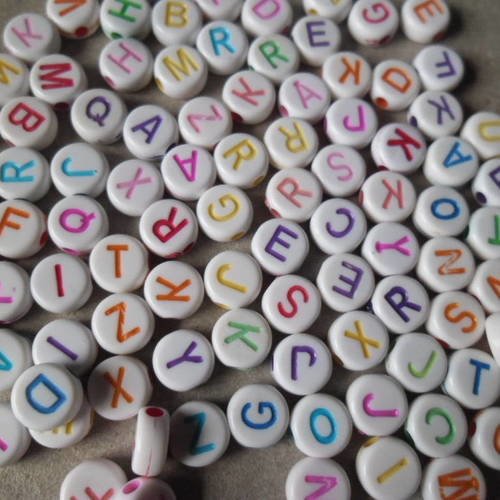 X 1 gros lot de 1000 mixte perles rondes lettre/alphabet a-z multicolore acrylique 7 x 7 mm