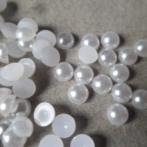 X 100 demi-perles strass blanc satiné à coller acrylique 4 mm