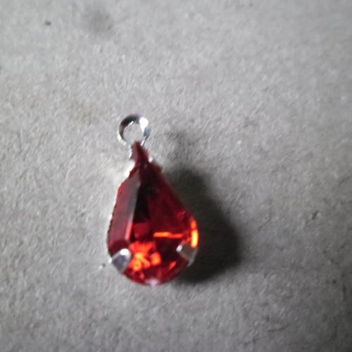 X 1 pendentif goutte d'eau strass rouge 13 x 6 mm 