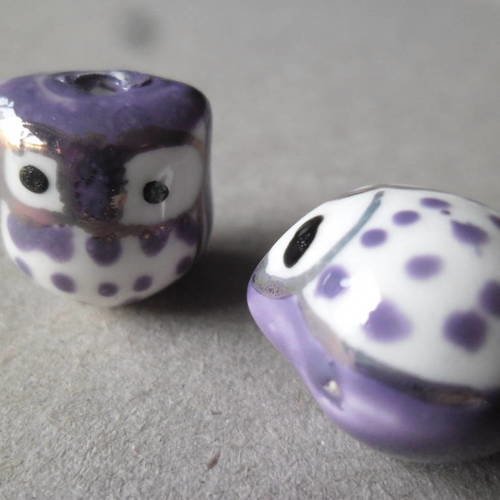 X 2 perles forme hiboux violet/blanc en céramique 18 x 15 x 13 mm 