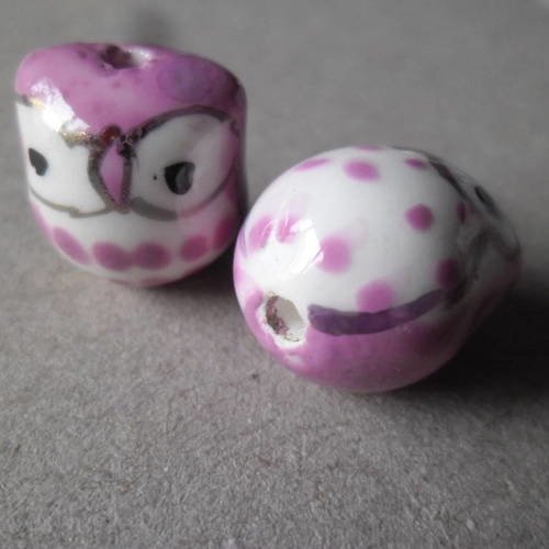 X 2 perles forme hiboux rose/blanc en céramique 18 x 15 x 13 mm 