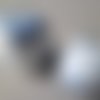 X 2 perles forme hiboux bleu ciel/blanc en céramique 18 x 15 x 13 mm 