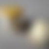X 2 perles forme hiboux jaune/blanc en céramique 18 x 15 x 13 mm 