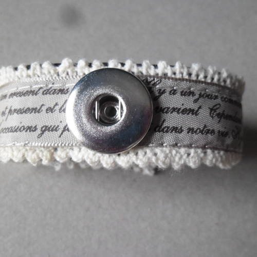 X 1 bracelet tissu gris motif écriture pour bouton pression argenté 22,5 cm 