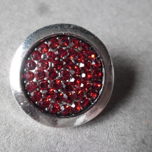 X 1 bouton pression(bijou)rond strass rouge contour argenté 19 mm 