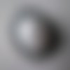 X 1 bouton pression(bijoux)ovale demi-perle bombé blanche satiné argenté 25 x 22 mm 