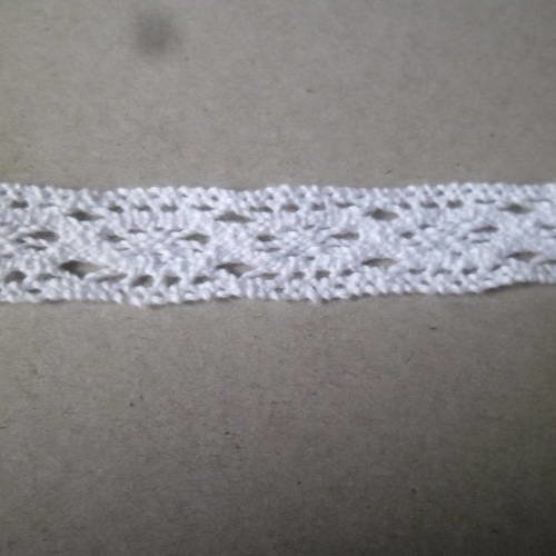 X 1 mètre de ruban coton dentelle blanche 14 mm 