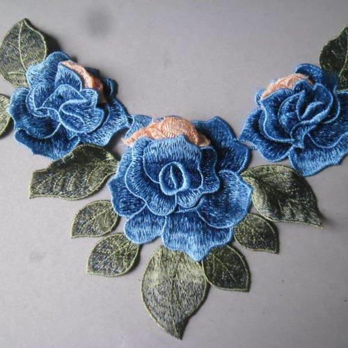 X 1 guipure col encolure dentelle fleur relief ton bleu à coudre 26 x 22 cm a 1 