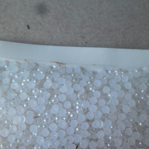 +/- 3000 demi-perles strass cristal rond blanc satiné 2 mm 