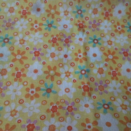50 x 50 cm 1 coupon de tissu coton patchwork ton jaune motif fleur 