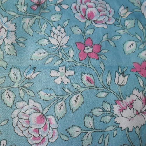 50 x 50 cm 1 coupon de tissu coton patchwork bleu motif fleur 