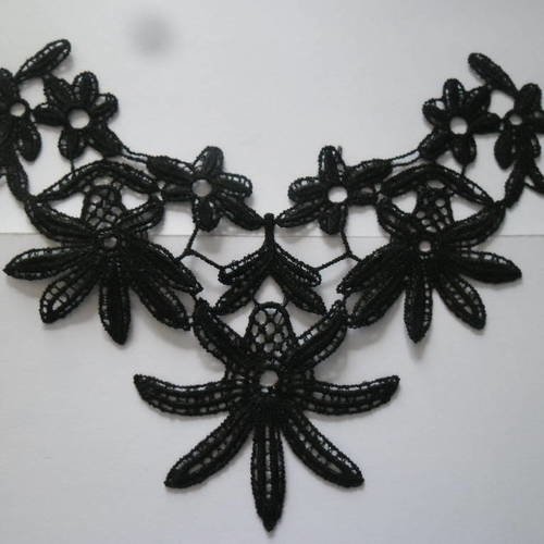 X 1 applique guipure encolure dentelle venise floral noir couture 18,5 x 16 cm n°11 