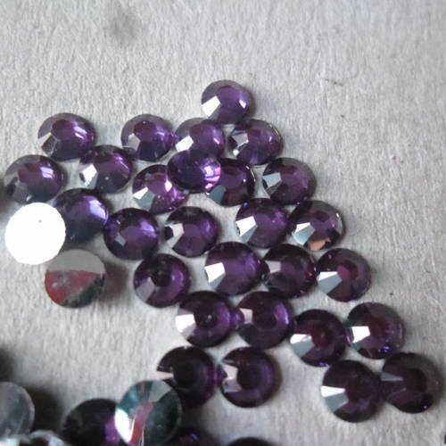 X 100 demi-perles strass cristal violet facettes à coller 4 mm 