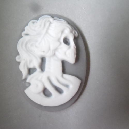 X 1 embellissement ovale camée résine gris motif squelette fille blanc 26 x 18 mm 