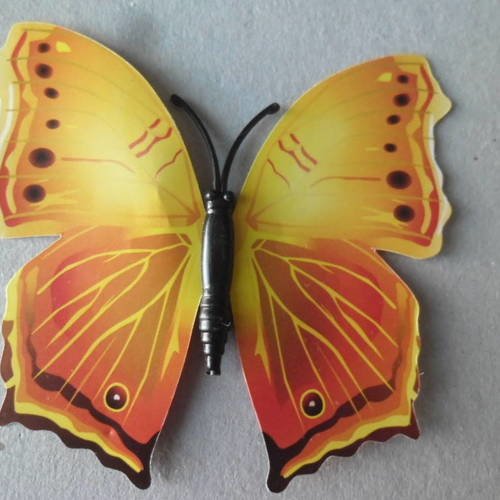 X 1 magnifique embellissement forme papillon ton jaune/orange à coller 8,7 x 8,5 cm 